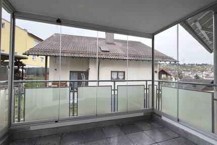 Sofort einziehen oder vermieten – mit Balkon und TG-Stellplatz! - Ispringen