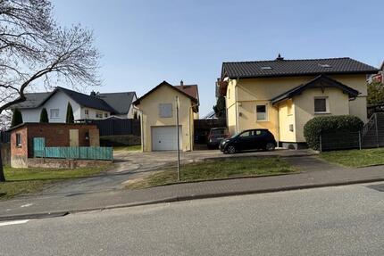 Kleines Wohnhaus zu Vermieten - 800,00&nbsp;EUR Kaltmiete, ca.&nbsp; 72,00&nbsp;m&sup2; in Heuchelheim a. d. Lahn (PLZ: 35452)