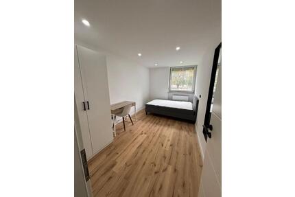 Schönes und Großes WG Zimmer in Nürnberg