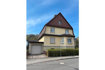 Schönes Zweifamilienhaus — Zentral, ruhig, Garten und Garage - Rotenburg an der Fulda