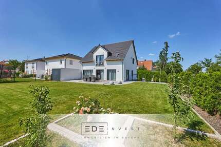 Haus zum Kaufen in Königsbrunn 1.097.400,00 € 174.4 m²