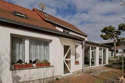 (EF0611_M) Erfurt: Mittelhausen, große möblierte Haushälfte über 2 Etagen mit Wintergarten, ruhiger Innenhof