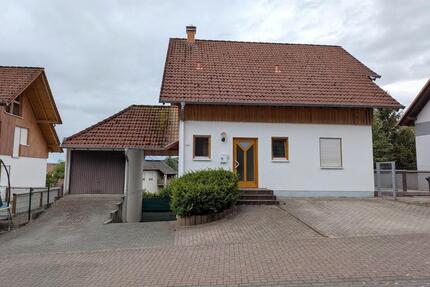 Freistehendes Einfamilienhaus mit Einliegerwohnung, ruhige Lage - Steinwenden