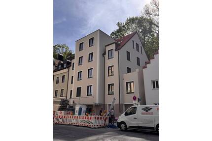 Zentral. Modern. Möbliert. Einbauküche. Innere Münchener Str. 19, Whg. - mit Terrasse und Blick auf die Grieserwiese. - Landshut Achdorf