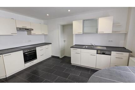 Helle stilvolle Altbauwohnung in zentraler Lage - Schwabach