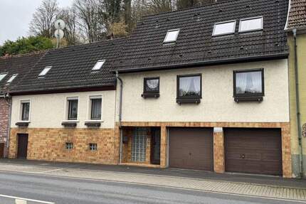 Großzügiges Wohnhaus mit 184 m² & 2 Garagen in Heidelberg-Schlierbach - bezugsfrei