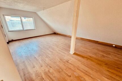 3 Zimmer Dachgeschoss Wohnung - 1.000,00&nbsp;EUR Kaltmiete, ca.&nbsp; 20,00&nbsp;m&sup2;&nbsp;Wohnfl&auml;che in Heilbronn (PLZ: 74078) Frankenbach