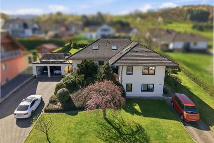 Großzügiges Zweifamilienhaus in ruhiger Lage von Oberemmel - Konz