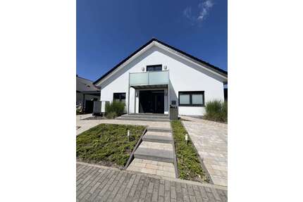 Haus zum Mieten in Rheda-Wiedenbrück 2.490,00 € 178 m²