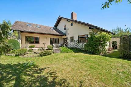 Haus zum Kaufen in Berlin-Zehlendorf 990.000,00 € 218 m²