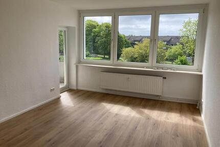 Große 4-Zimmer-Wohnung (81 m²) mit Balkon & Einbauküche ab 01.05. - Clausthal-Zellerfeld
