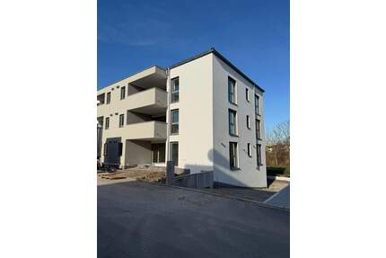 Große Erdgeschosswohnung mit sonniger Terrasse als Erstbezug in toller Lage ! - Gerolzhofen