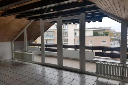 Schöne 3 Zimmerwohnung mit Balkon & Garagenstellplatz in Breisach - Breisach am Rhein