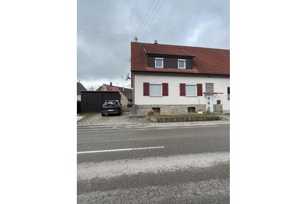 Modernisierte Doppelhaushälfte mit Ausbaupotenzial - Schömberg