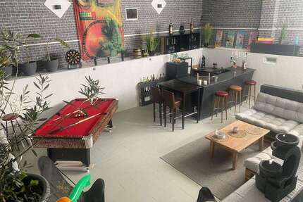 Wohnung zum Kaufen in Neukirchen-Vluyn 449.000,00 € 330 m²