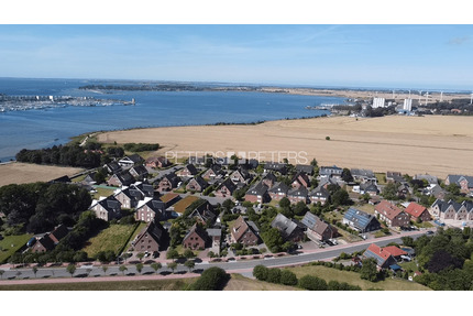 + Strandlage Ferienwohnen - Doppelhaus, Reihenhäuser, Wohnungen oder Ferienwohnungen möglich + - Fehmarn Neue Tiefe