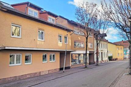 Sanierte, gepflegte 4-Zi.-Wohnung mit Balkon u. Garage in zentraler Lage von Bammental
