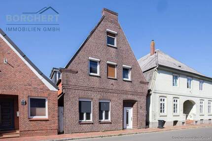 360° Rundgang - Historisches Zweifamilienhaus mit Platz & Feuchtigkeitsschäden zu verkaufen - Krempe