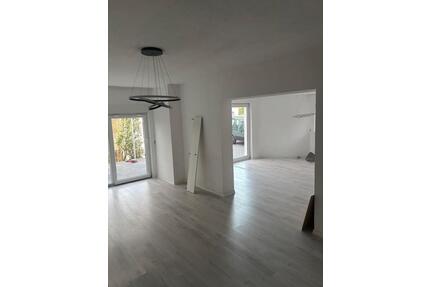 4,5 Zimmer Wohnung - 1.400,00&nbsp;EUR Kaltmiete, ca.&nbsp; 105,00&nbsp;m&sup2; in Bodelshausen (PLZ: 72411)