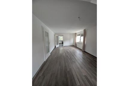 2,5-Zimmer-Dachgeschosswohnung - 830,00&nbsp;EUR Kaltmiete, ca.&nbsp; 72,00&nbsp;m&sup2; in Nürnberg (PLZ: 90441) Gibitzenhof