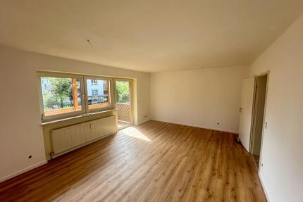 Helle 3-Zimmerwohnung mit 2 großen Balkonen und Garten - Weitramsdorf
