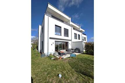 Haus zum Mieten in Hessen - Oberursel (Taunus) 3.700,00 € 185 m²