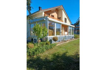 Einfamilienhaus mit 150qm Grundstück 2000qm + Wintergarten - Aldersbach