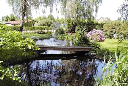 ***Haus im Heimatstil mitten in Malchow mit eigenem Park ***