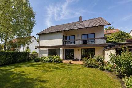Haus zum Kaufen in Regensburg 1.050.000,00 € 300 m²