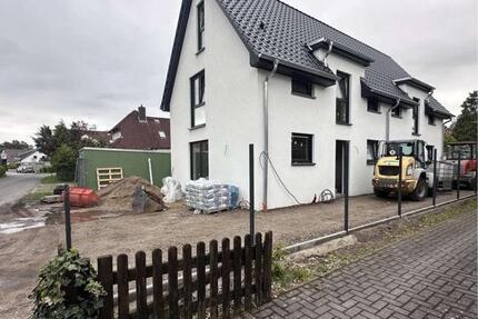 Doppelhaushälfte Ehlershausen - 1.500,00&nbsp;EUR Kaltmiete, ca.&nbsp; 120,00&nbsp;m&sup2; in Burgdorf (PLZ: 31303)