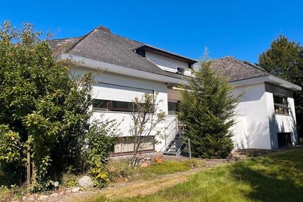 Herford Nähe Stiftberg-Zweifamilienhaus m. Einliegerwohnung