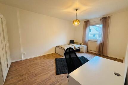 Vollmöblierte Studenten-WG gegenüber THWS mit Balkon & Garten - Schweinfurt Gartenstadt