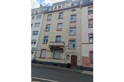 Haus zum Kaufen in FRANKFURT 1.390.000,00 € 369 m²