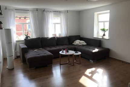 Großzügige 3,5 Zimmer-Wohnung mit Garage in Calden