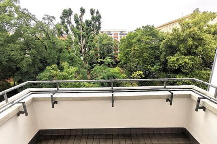 Bezugsfrei + Provisionsfrei + Saniert. 3. OG. Westbalkon. U-Bahn - Berlin Friedrichshain-Kreuzberg