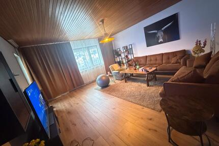 Mietwohnung - 1.200,00&nbsp;EUR Kaltmiete, ca.&nbsp; 90,00&nbsp;m&sup2; in Schonungen (PLZ: 97453) Forst