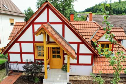 Großzügige 4 Zimmer Wohnung mit Hauscharakter - Hessisch Lichtenau