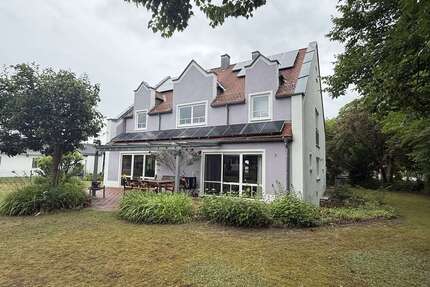 Haus zum Kaufen in Siegenburg 749.000,00 € 210 m²