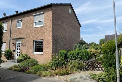 Reihenendhaus mit Garten und Garage in Grefrath (Privatverkauf)