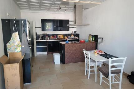 Mehrfamilienhaus 2 Gewerbe- und 2 Mieteinheiten im Zentrum - Hennef (Sieg)