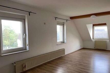 Großzügige 5-Zi-Dachgeschoss-Wohnung auf ca. 120m² Wohnfläche in einem Wohn- u. Geschäftshaus! - Ötzingen