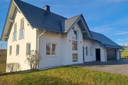 Hochwertiges Einfamilienhaus in grüner Ortsrandlage zu vermieten - Haunetal