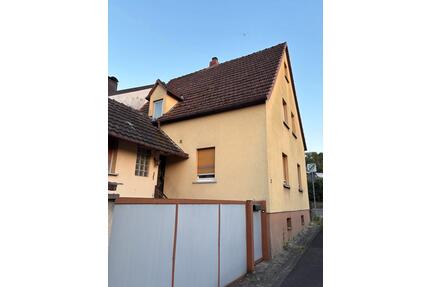 Einfamilienhaus - 195.000,00&nbsp;EUR Kaufpreis, ca.&nbsp; 130,00&nbsp;m&sup2; in Karlstadt (PLZ: 97753)