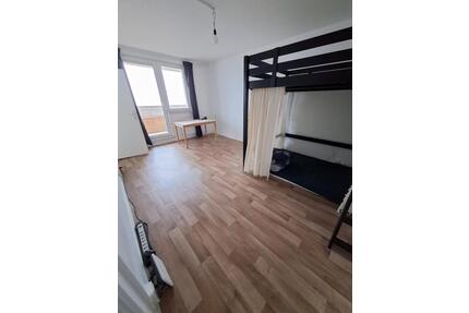 Zwischenmiete – 1-Zimmer-Wohnung mit sonnigem Balkon in Berlin