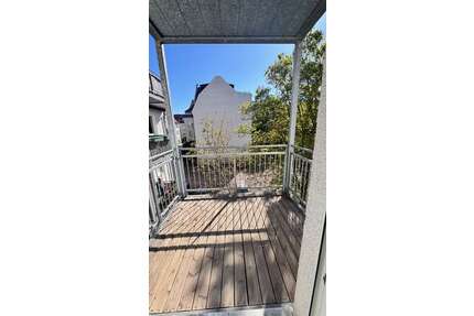 Wohnung zum Kaufen in Halle 180.000,00 € 72.84 m²