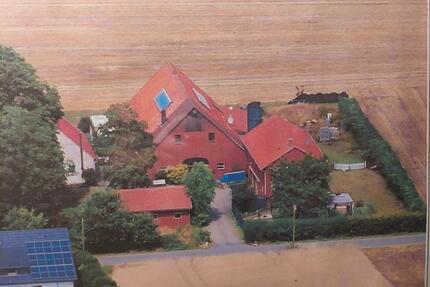 Resthof mit 3 bzw. 4 Wohneinheiten und 5 Garagen im Aussenbereich - Versmold