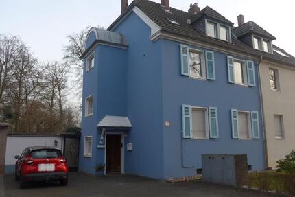 Doppelhaushälfte mit großem Garten in Düsseldorf-Reisholz