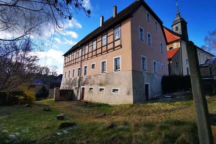 Haus zum Kaufen in Ostrau 55.000,00 € 200 m²