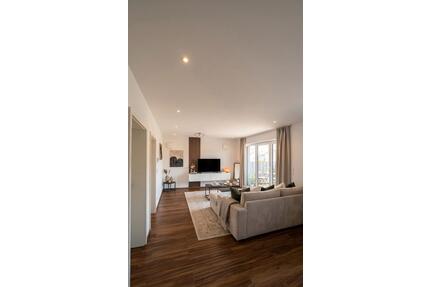 HELLE 2 ZIMMER WOHNUNG - NÄHE AQUATHERM - MIT KLEINER TERRASSE - Straubing