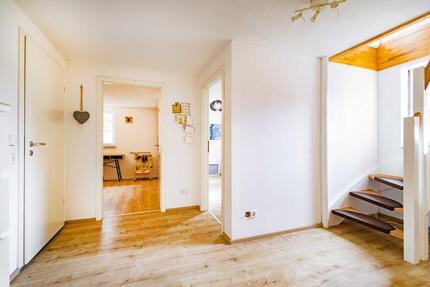 Lichtdurchflutete 2,5-Zimmer-Souterrainwohnung in Weisweil